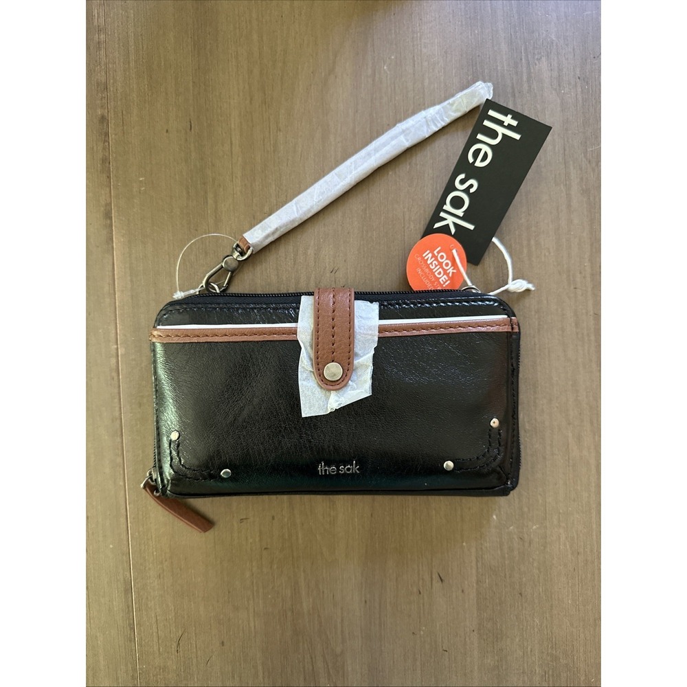 The Sak Women's Leather Crossbody Clutch Bag Adjustable Wallet NWT
